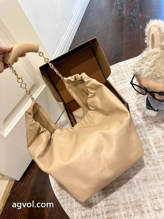 人気急上昇中唯一無二の存在激安 ブランド 通販LOEWEバッグ_0_4