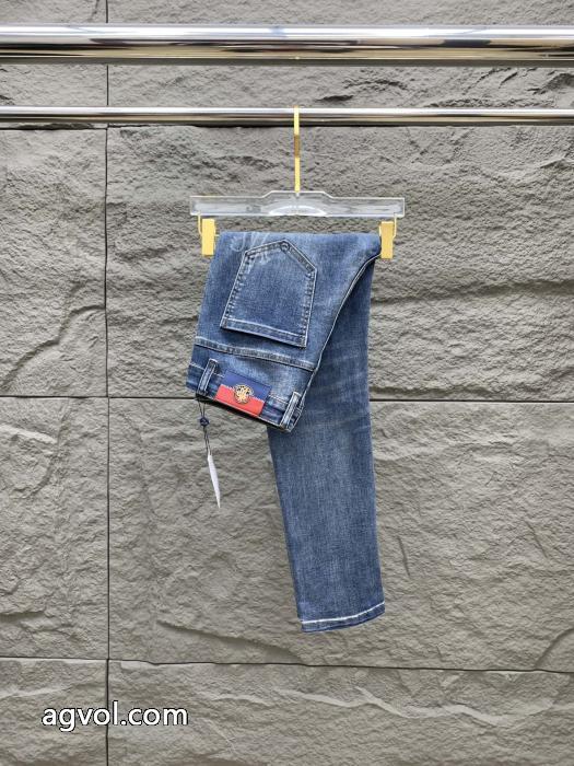 MONCLERブランド 偽物風合いが魅力今年コレクション新作登場！ジーンズ_0_0