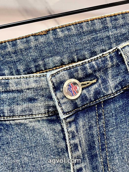 根強い人気定番商品限定特大セールMONCLER偽物 ブランドジーンズ_0_3