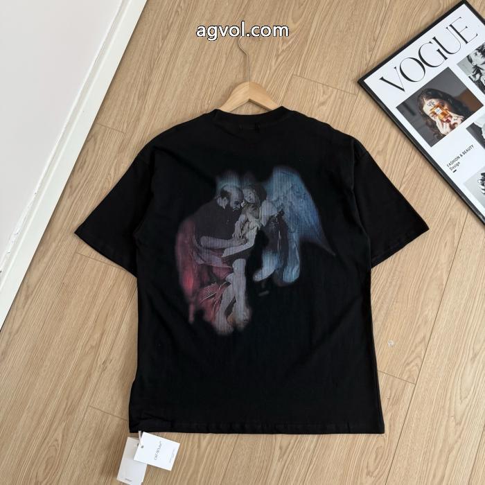 ブランド 偽物 激安 通販快適な着心地限定版プリント半袖Tシャツオフホワイト_0_1
