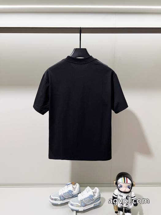 偽物 ブランド 販売フェンディリラックスした雰囲気に定番人気商品半袖Tシャツ_0_1