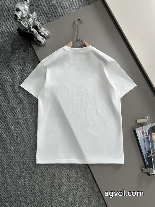 偽物 ブランド 激安FENDI半袖Tシャツ注目新ブランド超必須アイテム_0_2