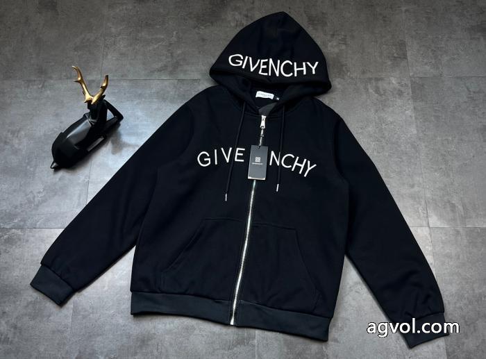 ブランド コピー 優良お洒落上級者今季大注目GIVENCHYコート_0_0