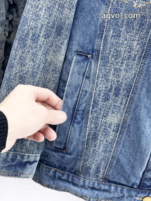 ブランド コピー 品DIOR注目冬新作清潔感溢れるコート_0_3
