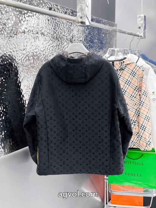 スーパー コピー  ジャケットLOUIS VUITTON日本未入荷カラー清潔感のある肌見せ_0_2