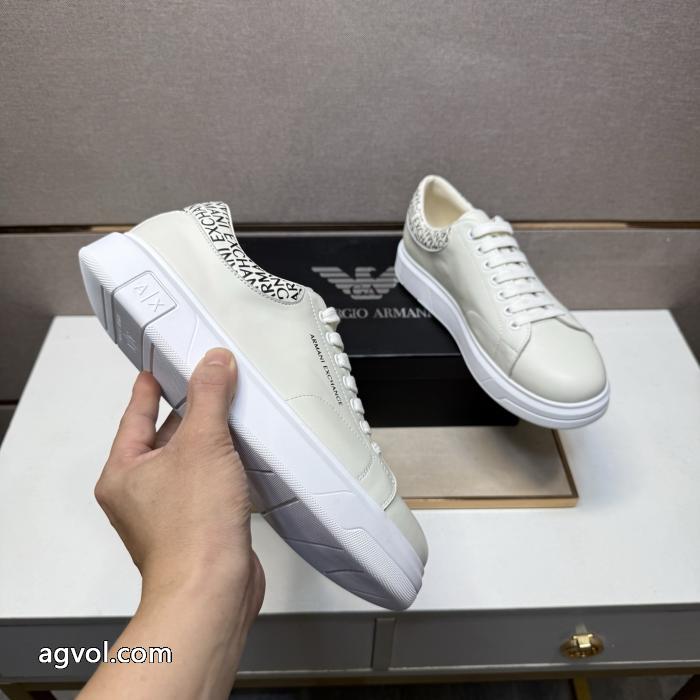 ブランド 品 コピーARMANIスニーカー最新作即発今季はファション感漂う_0_1