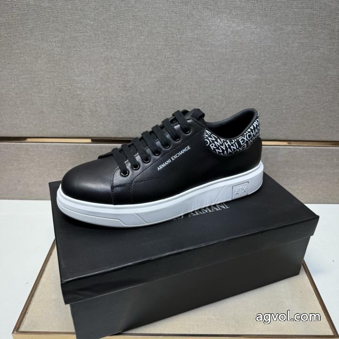 ブランド 品 コピーARMANIスニーカー最新作即発今季はファション感漂う_0_5