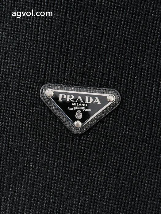 ジャケット相性抜群のコンビ日本未入荷カラーPRADA激安 通販 専門_0_0