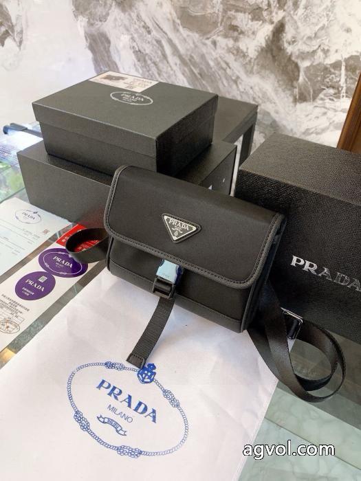 PRADA定番のナイロン素材プラダ横版携帯バッグ_0_4