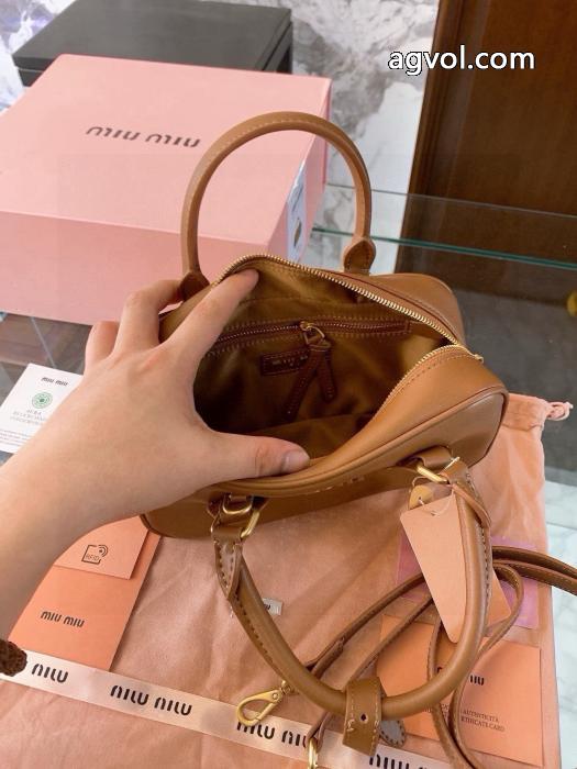 激安 通販 ブランドMIUMIU高品質唯一無二の存在ボウリングバッグ_0_4