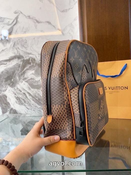 LV&times;NIGOオールドフラワーチェックのショルダーバッグ_0_1