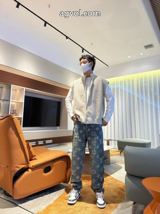 LOUIS VUITTON 2025秋冬新作ジーンズ_0_0