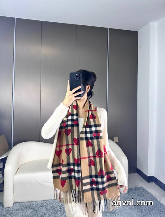 BURBERRYクラシックカシミヤ桃のハートマフラー_0_1