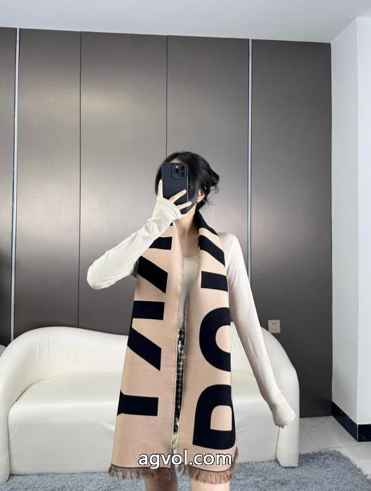 Burberryのスーパーワイルドなダブル大文字Bマフラー_0_1