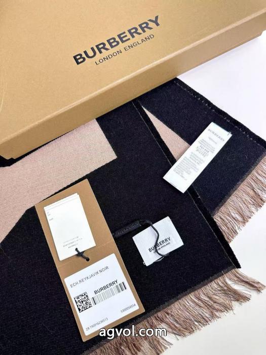 Burberryのスーパーワイルドなダブル大文字Bマフラー_0_4