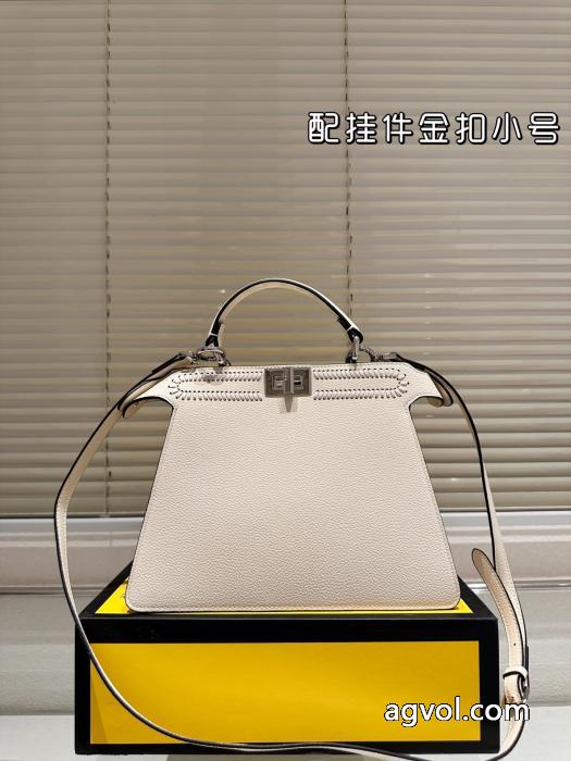 FendiリトルモンスタークラシックPEEKABOOターンロック開閉ハンドバッグ_0_1