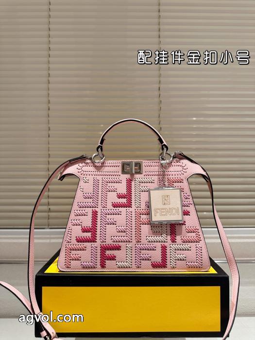 FendiリトルモンスタークラシックPEEKABOOターンロック開閉ハンドバッグ_0_4