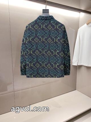 秋冬で人気の限定新作爽やかさコートLOUIS VUITTONコピー ブランド 通販 安心_0_3