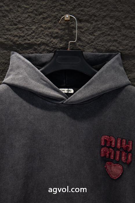 miumiu爆金旧布刺繍連帽衛衣を作る_0_1