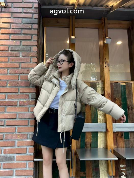 旬の気分を絶妙にファッション感が急上昇！ダウンジャケットLOEWEスーパー ブランド コピー_0_1
