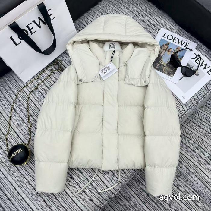 旬の気分を絶妙にファッション感が急上昇！ダウンジャケットLOEWEスーパー ブランド コピー_0_3
