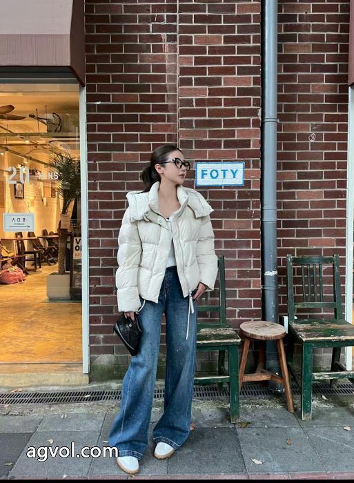 旬の気分を絶妙にファッション感が急上昇！ダウンジャケットLOEWEスーパー ブランド コピー_0_4