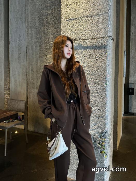 MiuMiu2025春秋爆金カジュアルスポーツスーツ_0_3