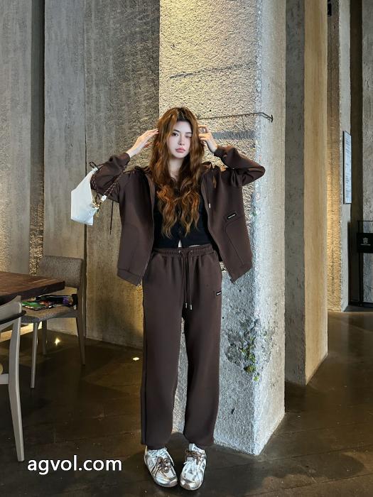 MiuMiu2025春秋爆金カジュアルスポーツスーツ_0_5