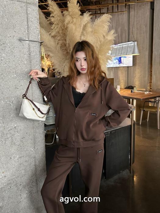 MiuMiu2025春秋爆金カジュアルスポーツスーツ_0_6