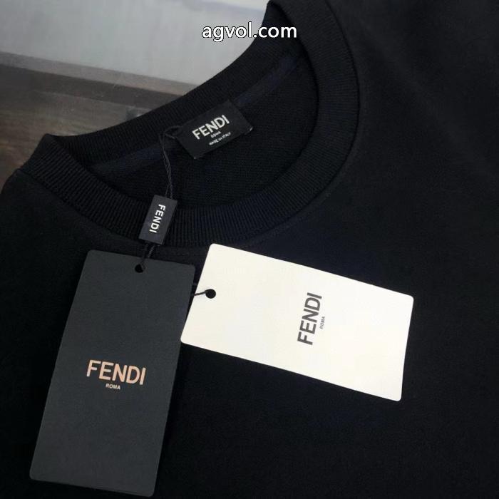 スーパー コピー 品完売前に周りの視線を圧倒する新作長袖TシャツFENDI_0_0