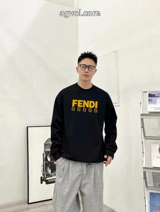 スーパー コピー 品完売前に周りの視線を圧倒する新作長袖TシャツFENDI_0_4