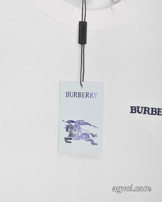 BURBERRY胸元十字架サンスクリット真空刺繍ロゴアルファベット男女同型長袖Tシャツ_0_0
