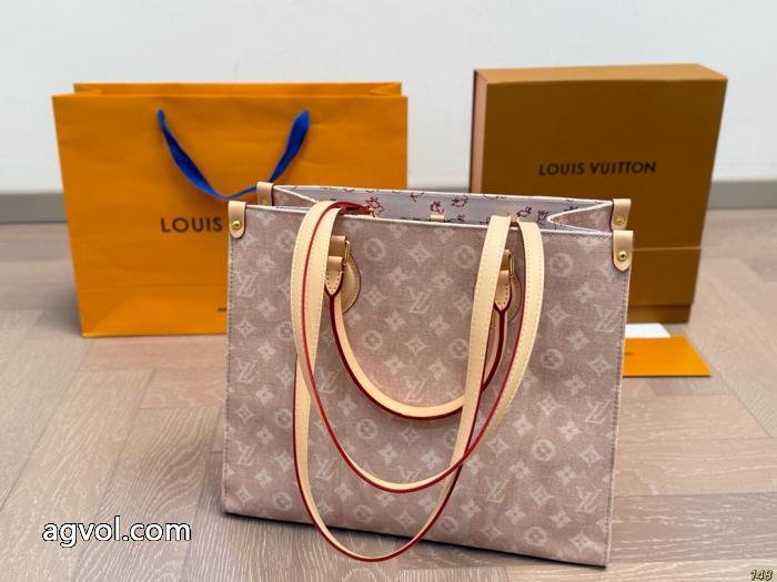 LVジャングルボディがホットなマザーズバッグonthego_0_2