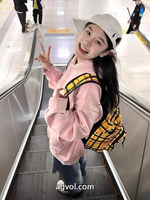 偽物 ブランドパーカー人気上昇中高級感が溢れたCHROME HEARTS_0_1