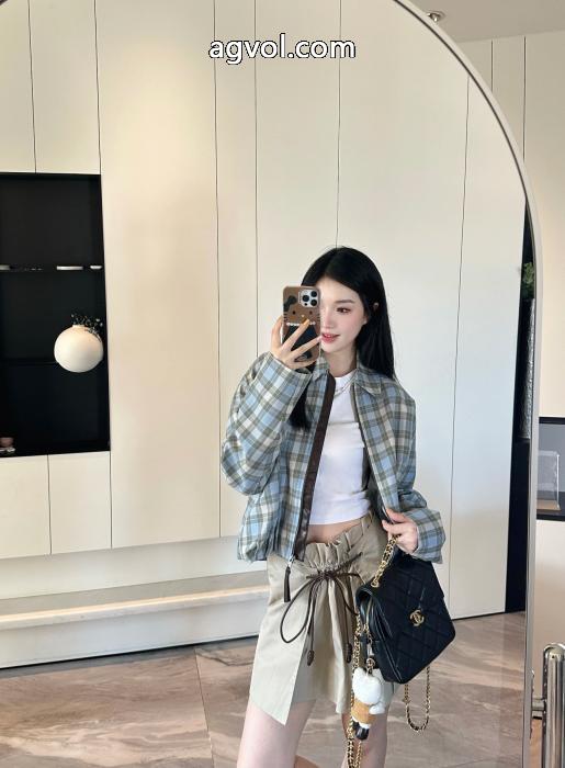 LOEWE偽 ブランド 販売2025最新作先行予約販売コート_0_1