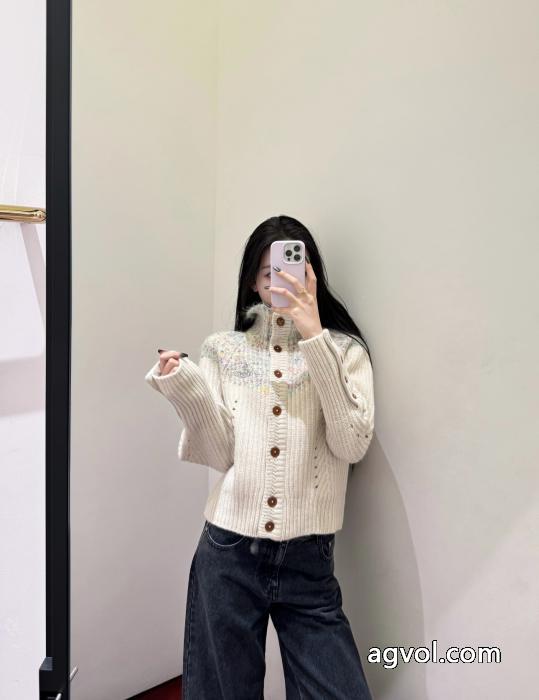 ファッションの最先端！最新話題沸騰中VIVIENNE WESTWOODカーデセーターコート偽物 通販 _0_1
