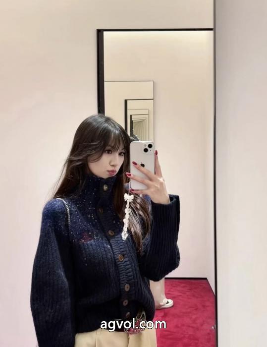 ファッションの最先端！最新話題沸騰中VIVIENNE WESTWOODカーデセーターコート偽物 通販 _0_2