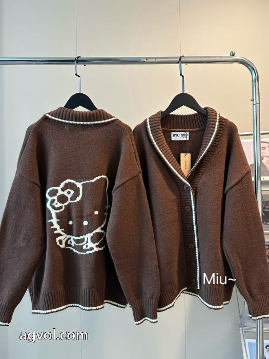 miumiuの新作連名ハローキティ限定カーディガンコート_0_2