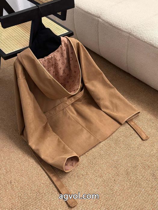 Louis Vuittonフルプリント老花クローバーアルファベットプリント両面キャップコートにベルト_0_2
