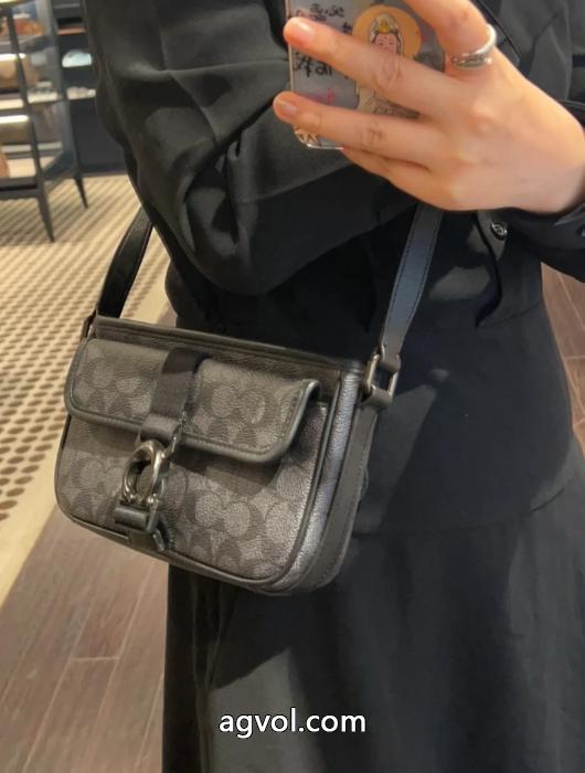 COACHメンズ定番ロゴショルダーバッグショルダーバッグショルダーバッグカメラバッグ_0_0