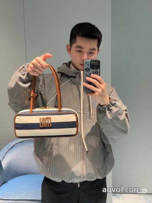 Miumiuチェック柄テクノロジー生地パイロットジャケットコート_0_0