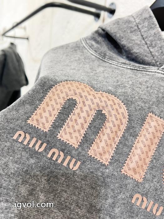 miumiu 2025 ss秋冬新作長袖キャップパーカー_0_3