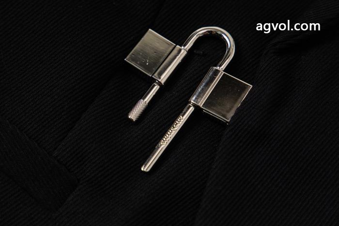 GIVENCHYの今年の新作ロックスーツコート_0_0
