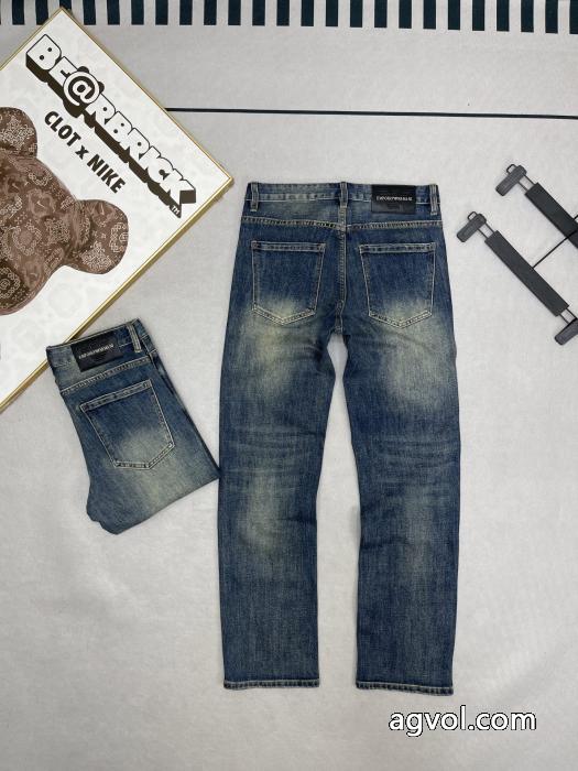 ARMANIの秋の新定番オールマイティーなストレートがゆったりジーンズ_0_3
