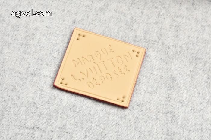 LOUIS VUITTONウールの襟継ぎ羊毛綿入れの服コート_0_1