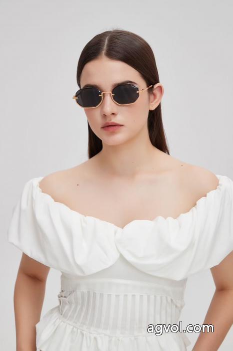 スーパー コピー ブランド完売再入荷  最安値に挑戦高級感溢るメガネMIUMIU_0_1