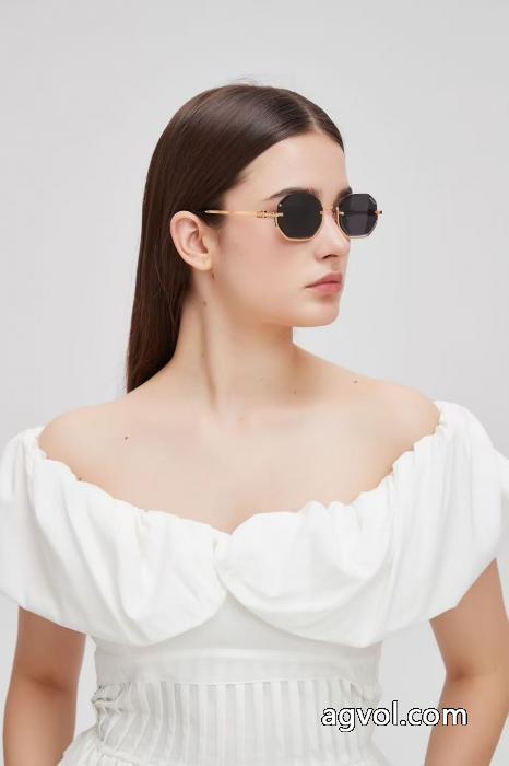 スーパー コピー ブランド完売再入荷  最安値に挑戦高級感溢るメガネMIUMIU_0_4