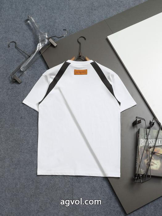 高品質LOUIS VUITTON 2025 ss最新革ロゴ発泡丸首半袖Tシャツ_0_0