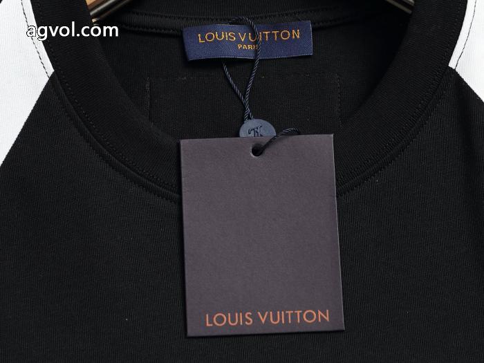 高品質LOUIS VUITTON 2025 ss最新革ロゴ発泡丸首半袖Tシャツ_0_4
