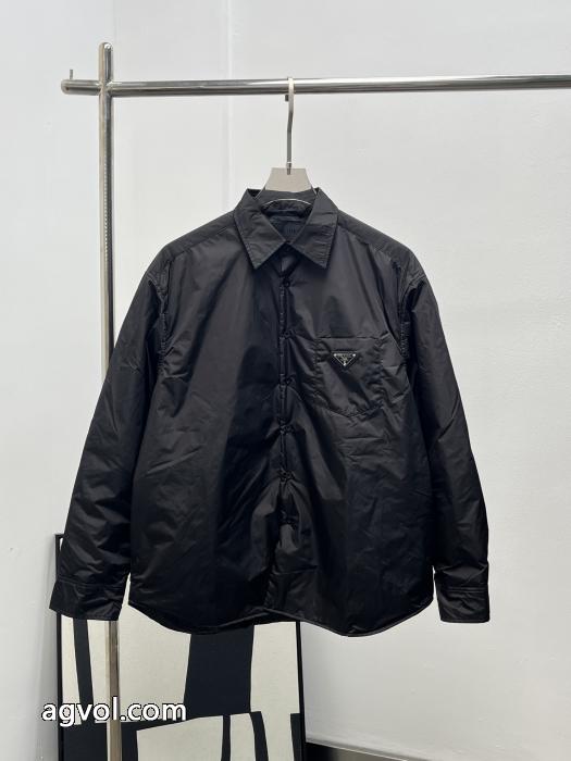 Prada秋冬新作再生ナイロンシャツ式綿入れの服_0_0